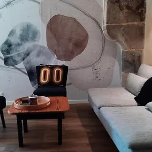 https://le-duclos-appartement-rez-de-jardin-dinan-centre.inbrittany.com