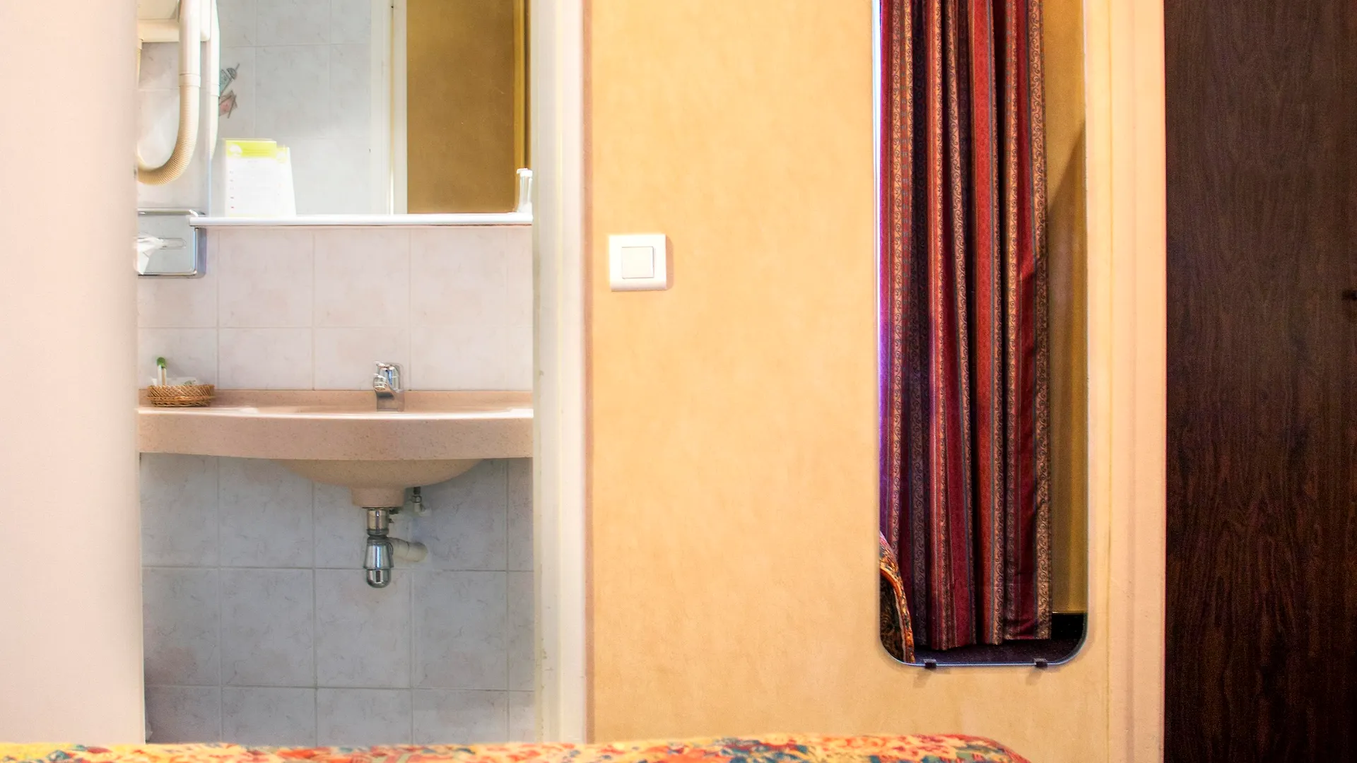 Hotel Terminus Montparnasse Paris
