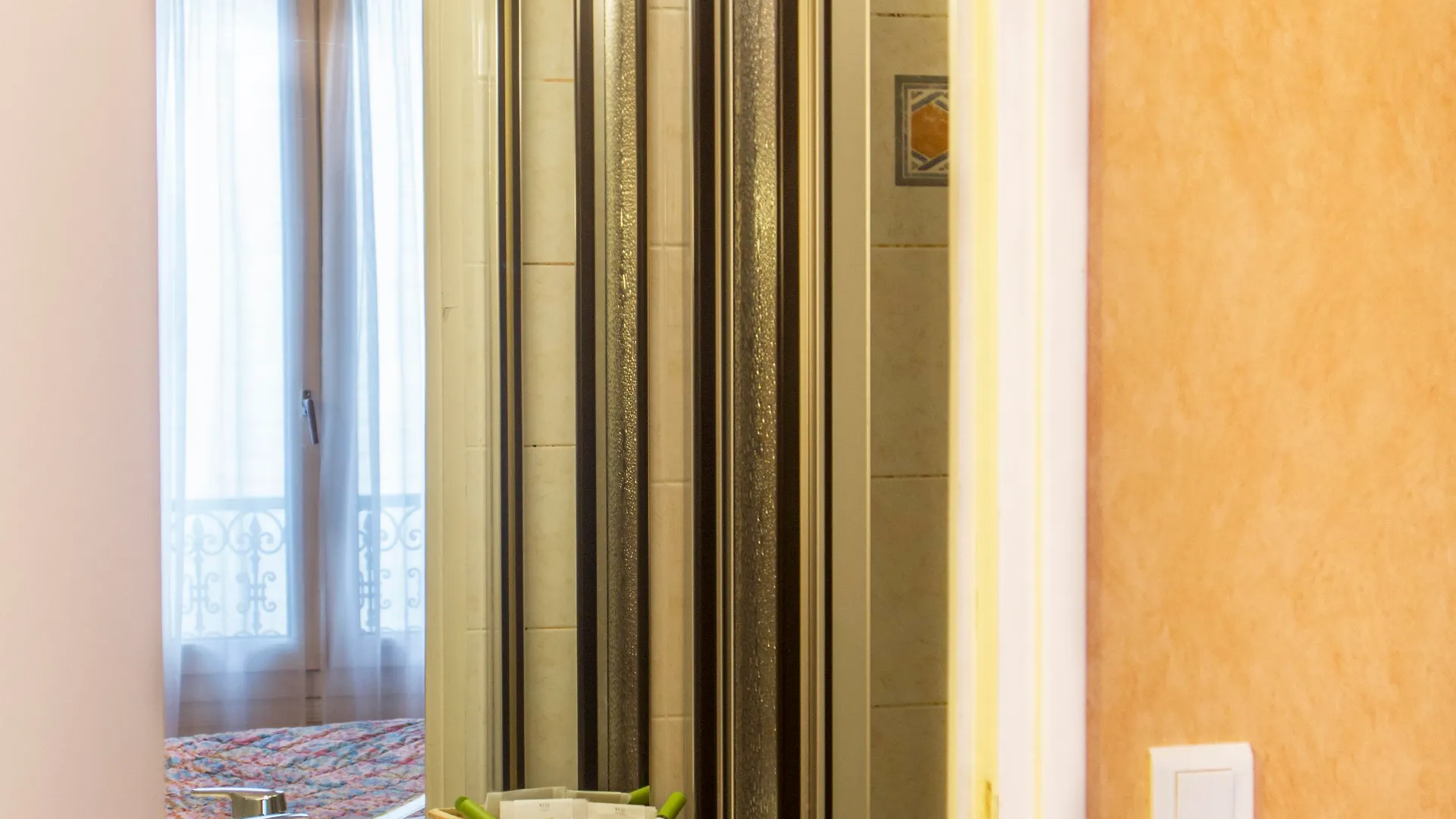 Hotel Terminus Montparnasse Paris 3*,