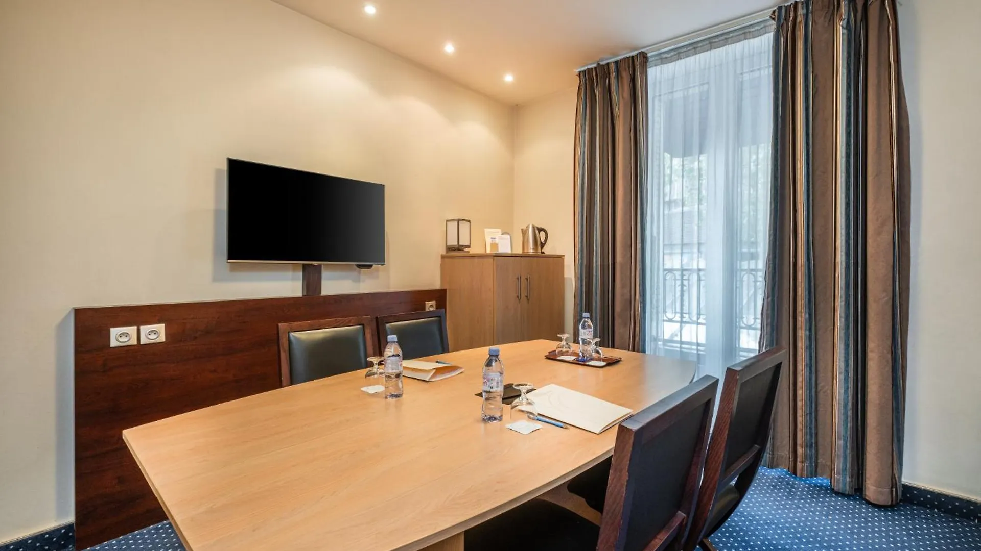 Hotel Terminus Montparnasse Paris