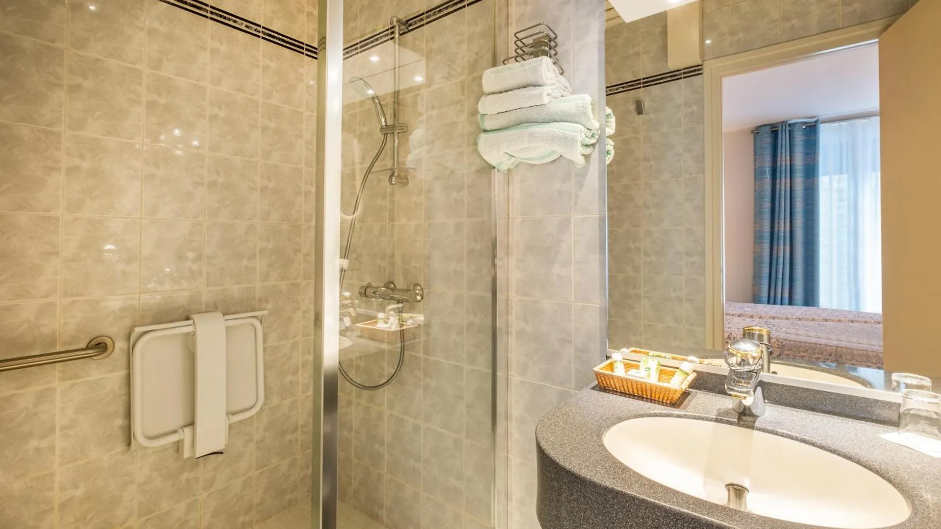 ***  Hotel Terminus Montparnasse Paris Frankreich