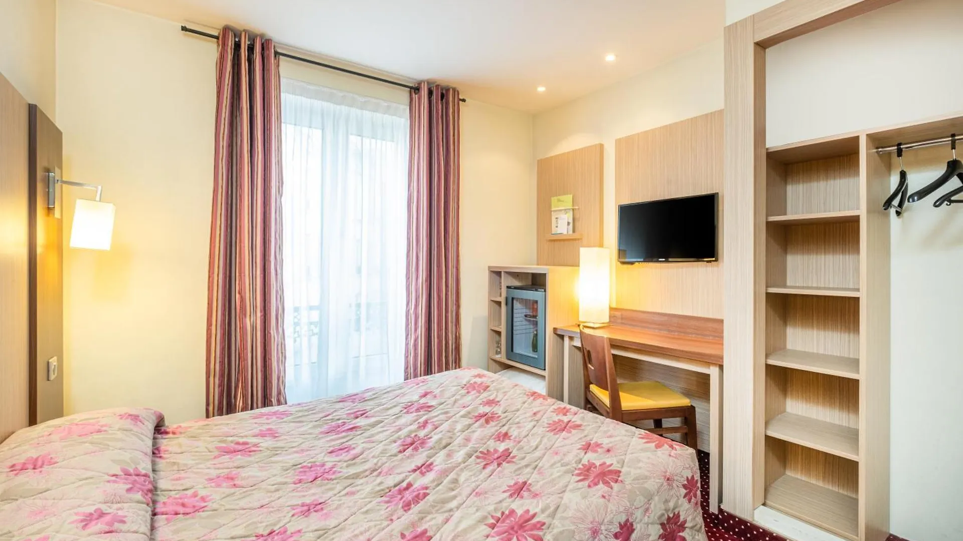 Hotel Terminus Montparnasse Paris