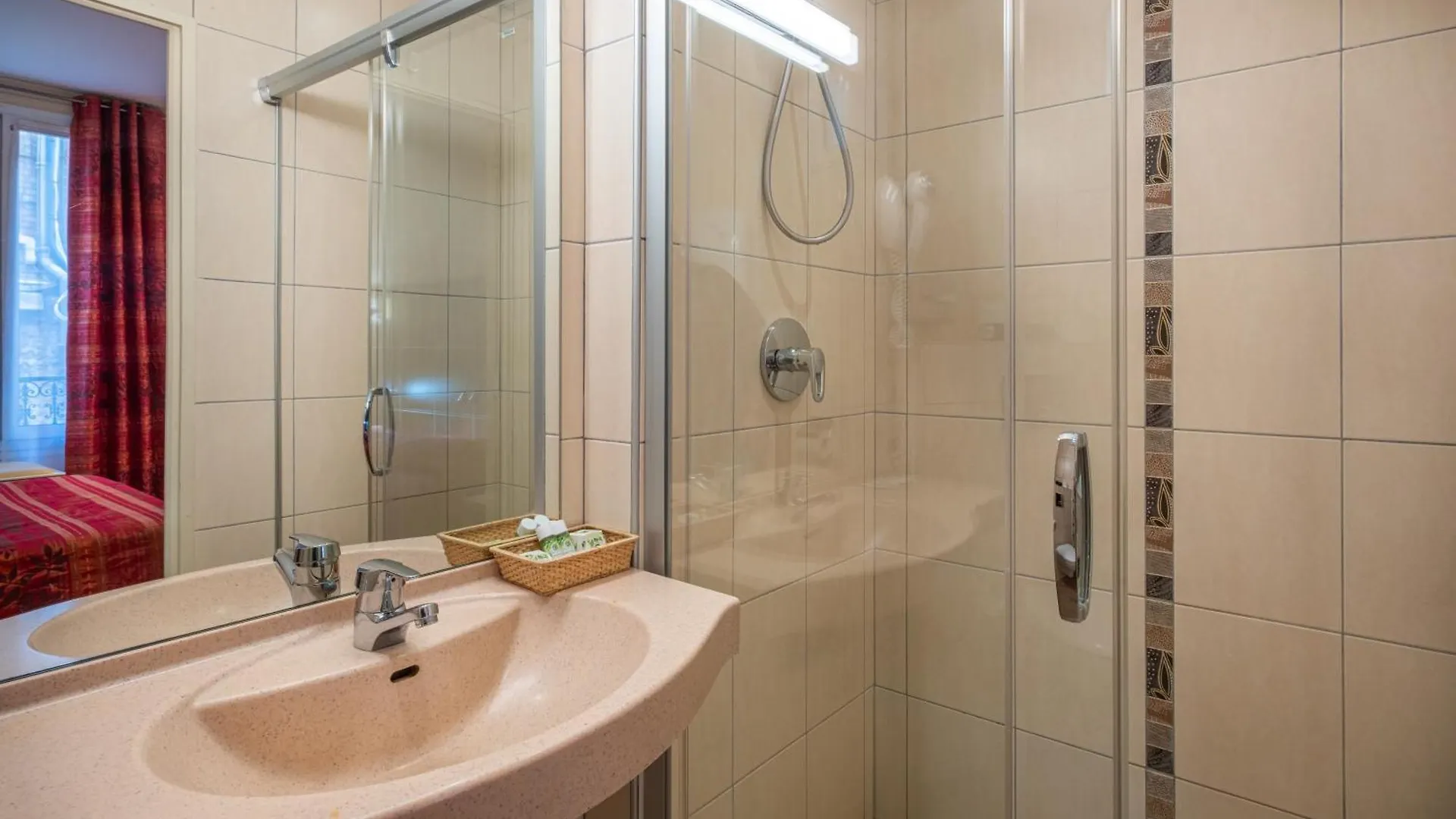 Hotel Terminus Montparnasse Paris
