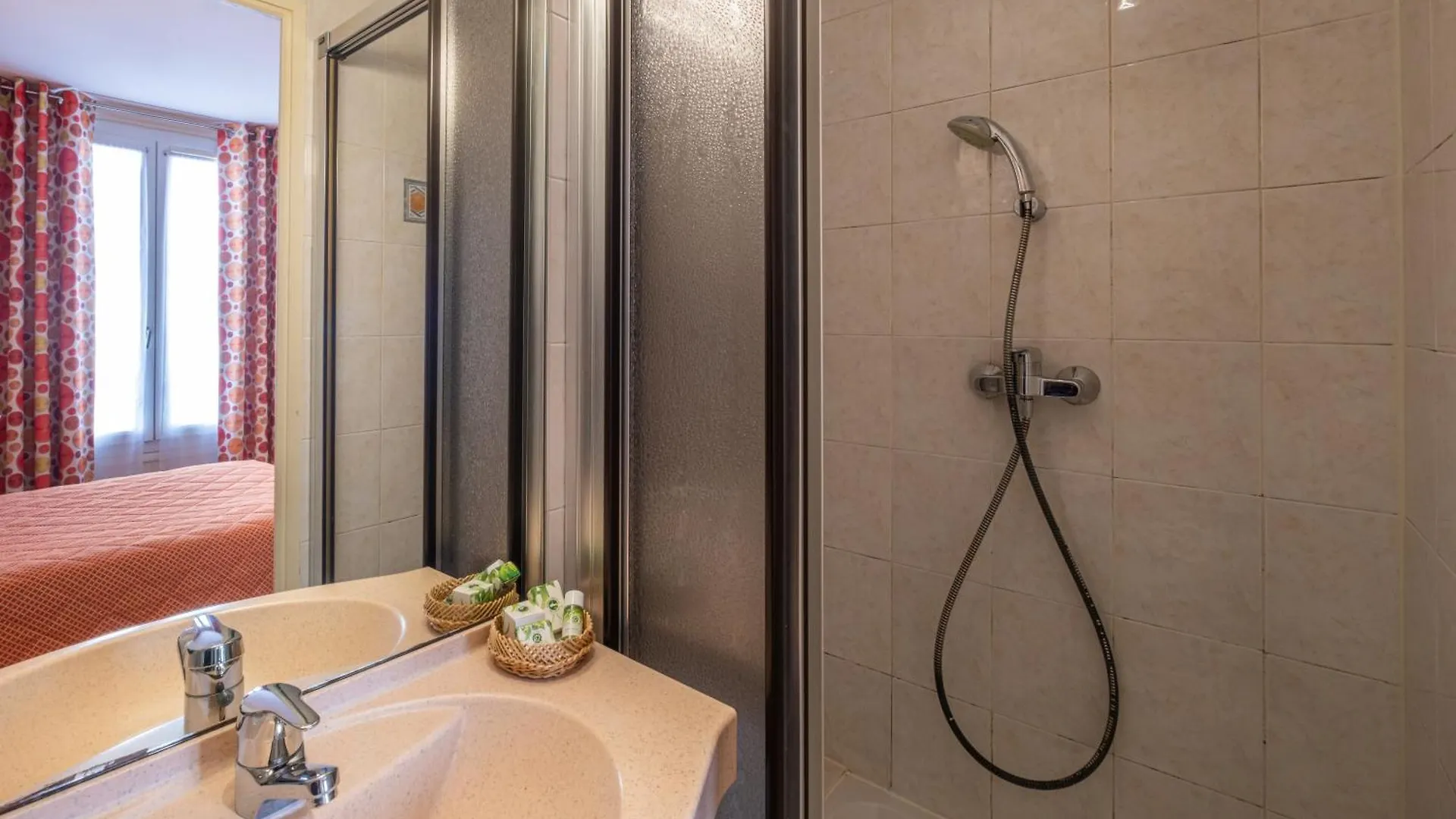 Hotel Terminus Montparnasse Paris