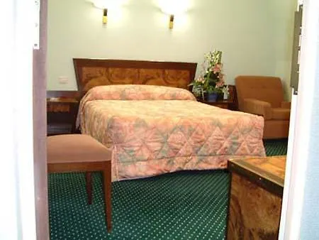 Hotel Terminus Montparnasse Paris